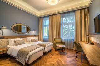 Отель Hotel Vilnia Вильнюс Улучшенный двухместный номер с 1 кроватью или 2 отдельными кроватями-4