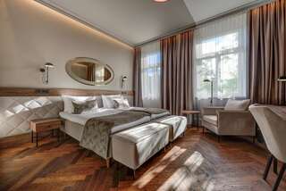 Отель Hotel Vilnia Вильнюс Улучшенный двухместный номер с 1 кроватью или 2 отдельными кроватями-5